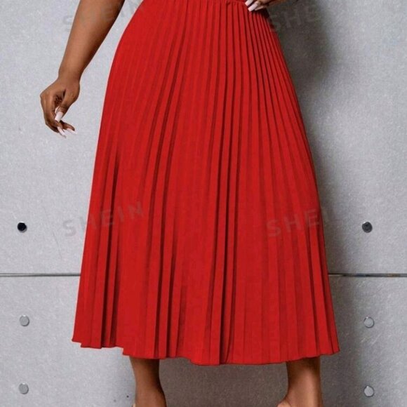 SHEIN Prive` Plus Size Solid Color Elastic Waist Pleated Midi Skirt - Picture 2 of 8